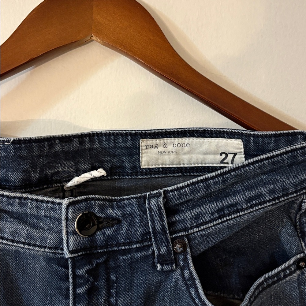 Rag & Bone Nina High Rise Ankle Cigarette Jeans
NOTE: Bottoms are cut!!